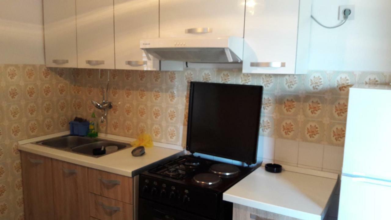Ante Apartment *